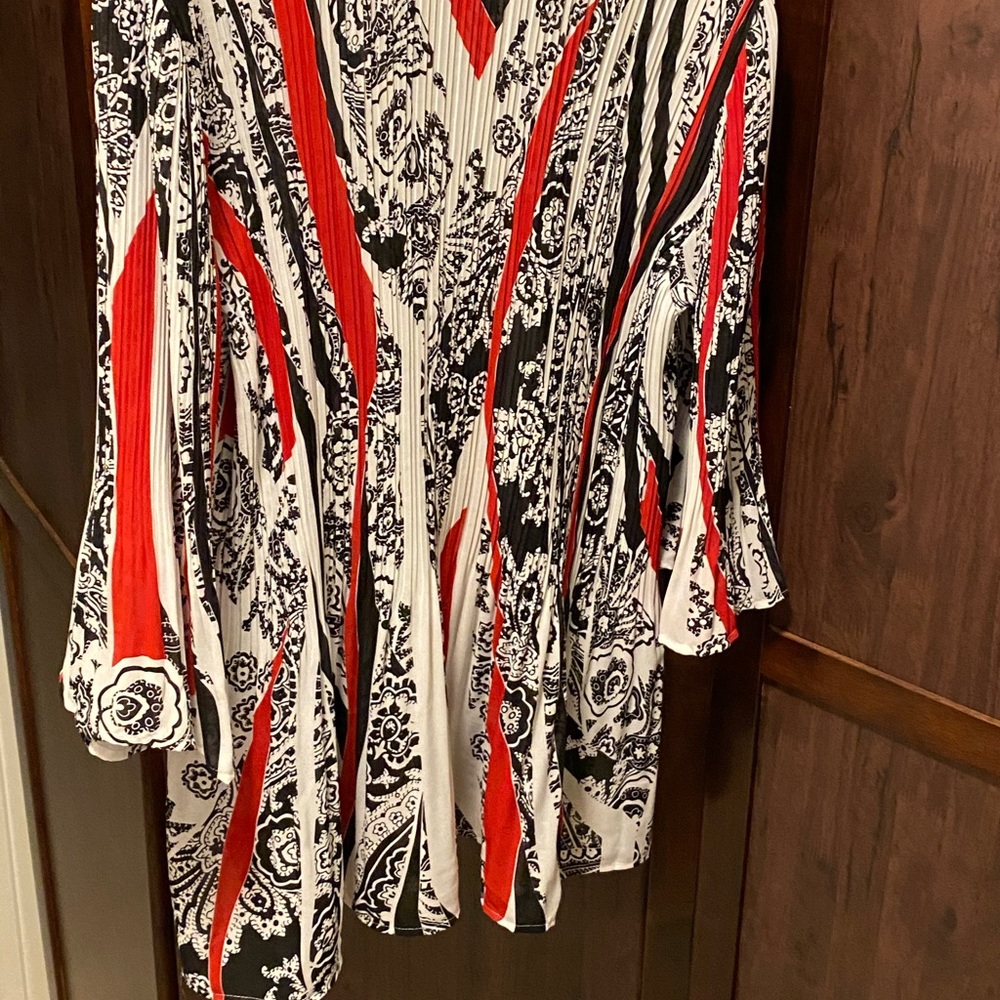 Shirt - Picture 2 of 3